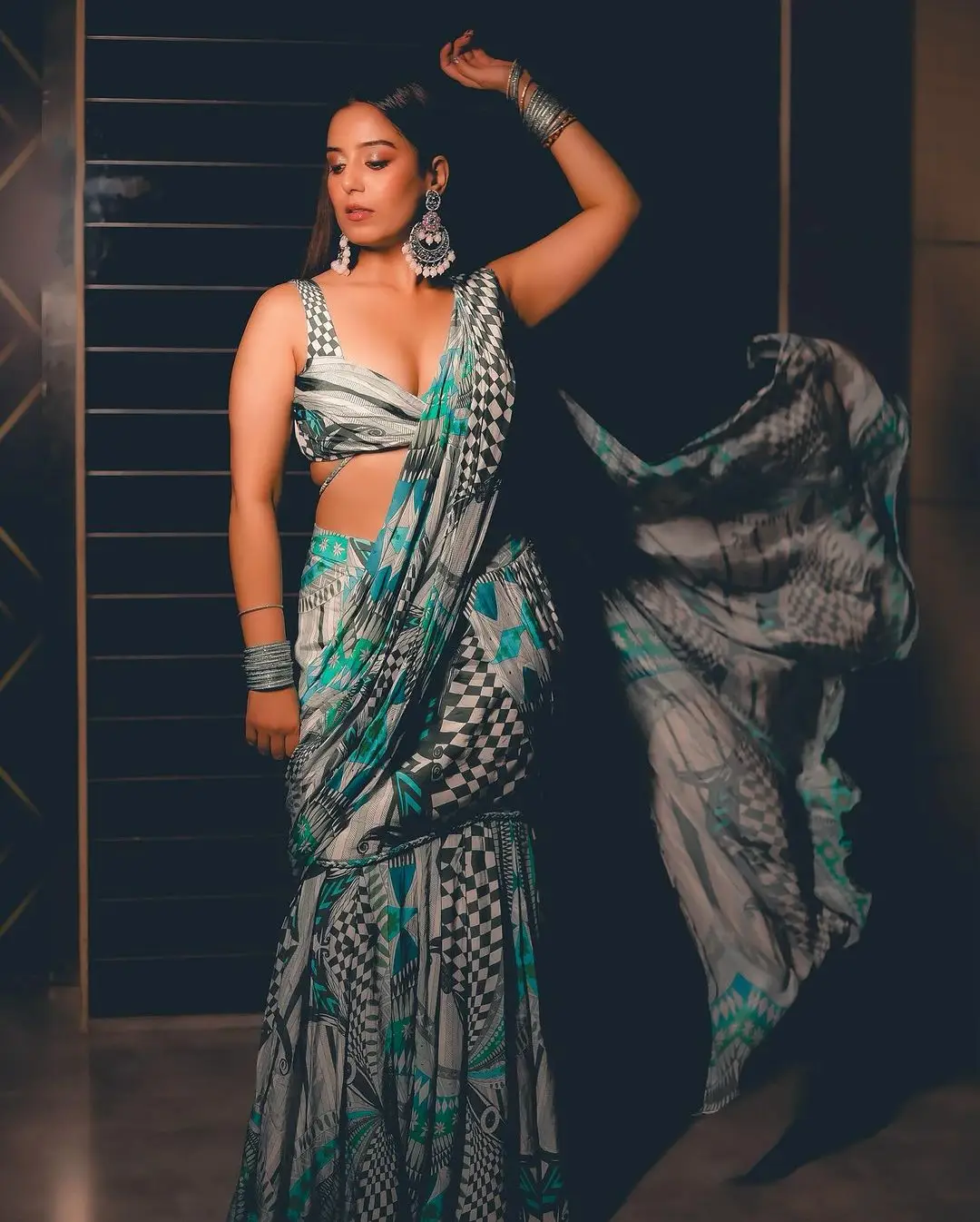 Bollywood Actress Srishty Rode Stills in Blue Saree